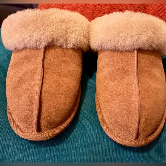 UGG Tan Scuffette II suede slippers - Picture 2 of 4